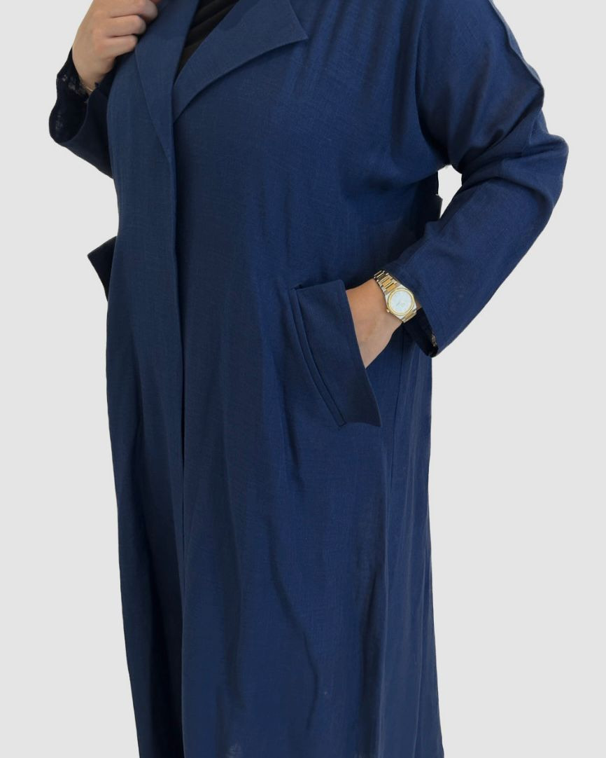 عباية باللون الازق