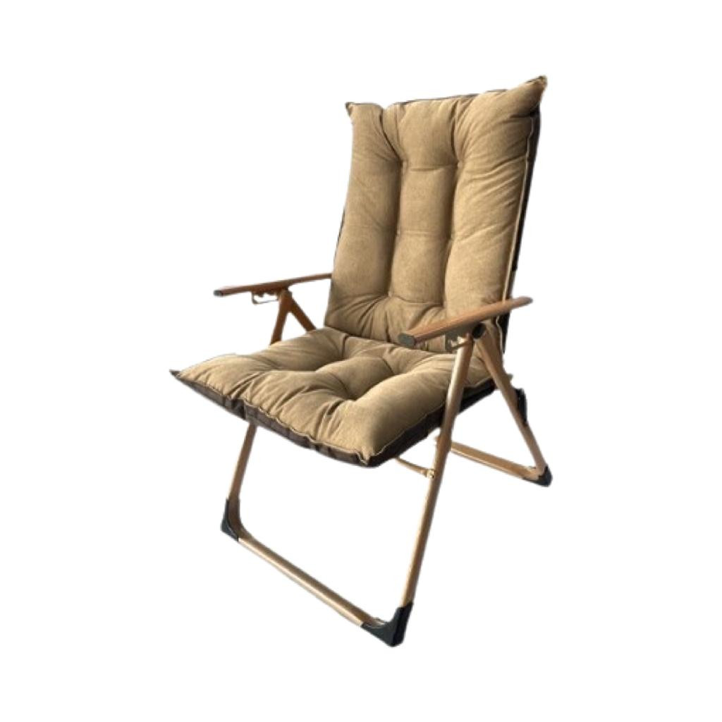 كرسي تخييم باللون البيج