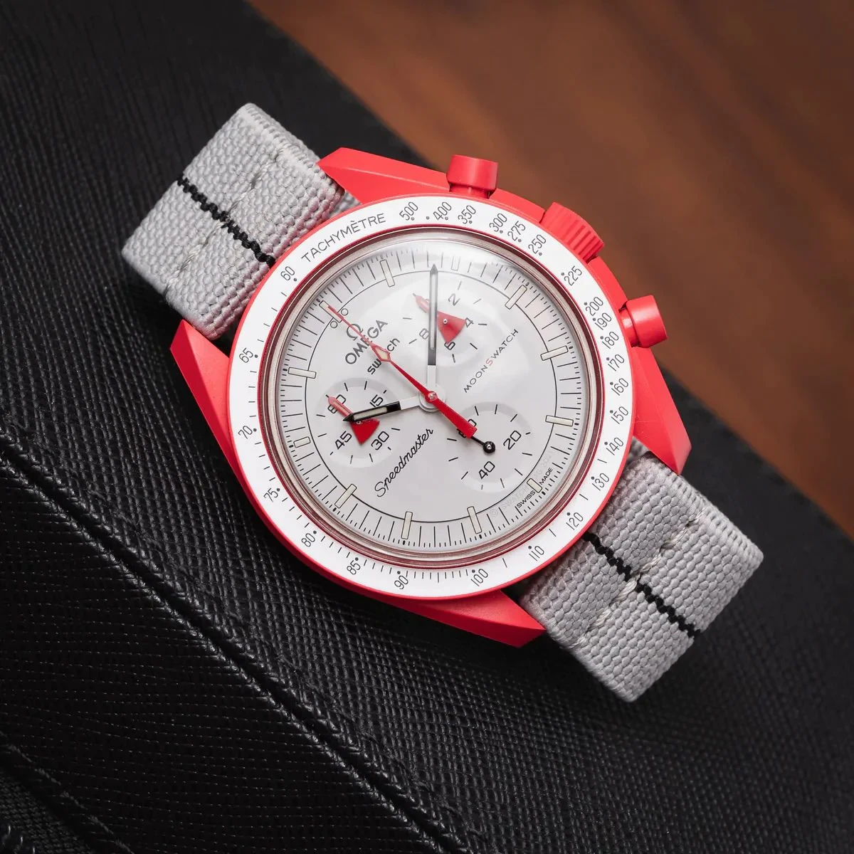 حزام ساعة اوميغا رمادي و واسود